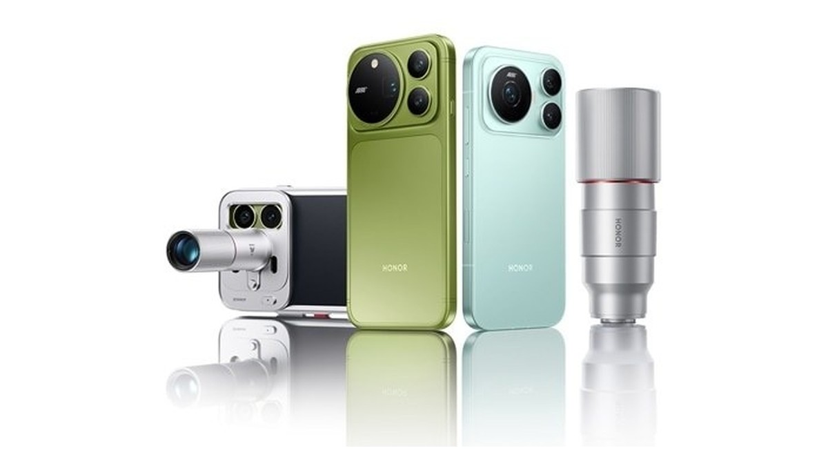The Honor Magic 9 Pro Max and its camera accessories (Image: Honor)