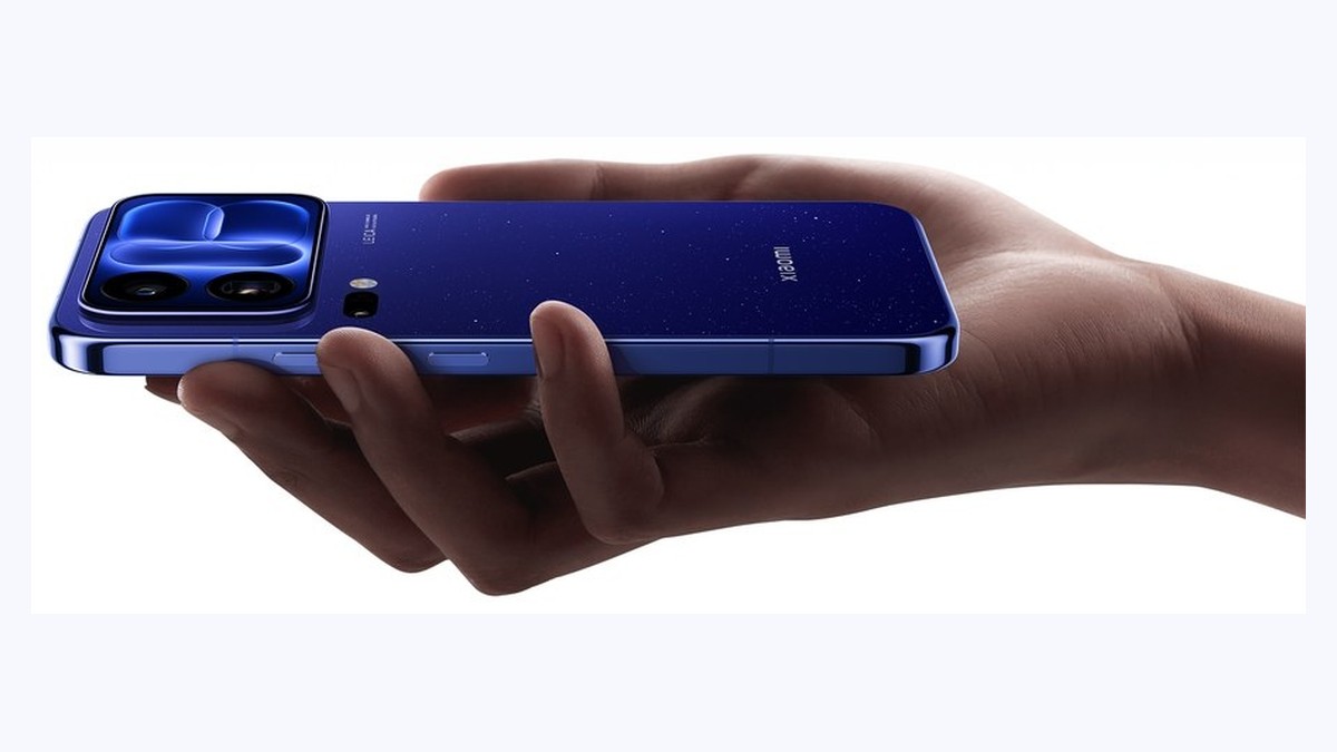 The Xiaomi 18 Pro has a 2.7-inch screen on the back (Image: Xiaomi)